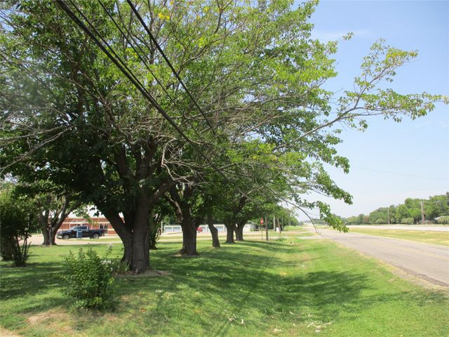 235 Industrial, Point, TX 75472