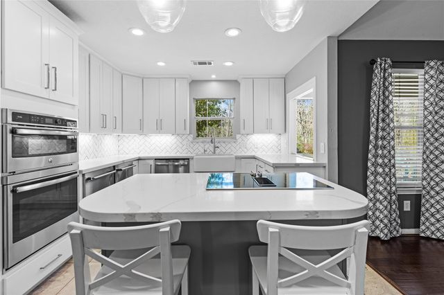 106 Oak Hollow Boulevard, Hockley, TX 77447