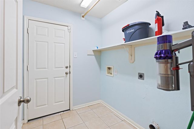 106 Oak Hollow Boulevard, Hockley, TX 77447