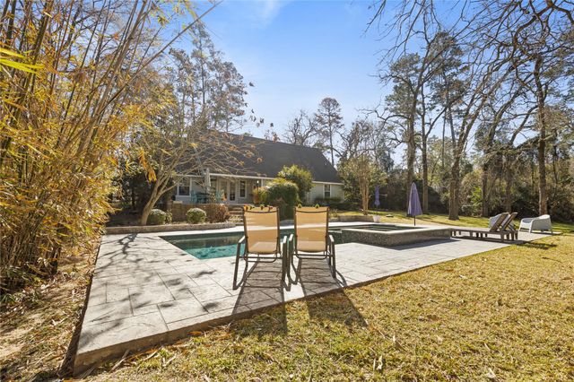 106 Oak Hollow Boulevard, Hockley, TX 77447