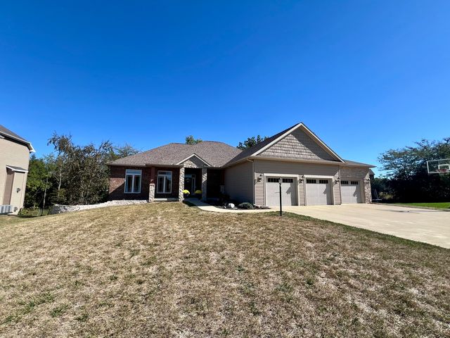 2112 Slade Lane, Mahomet, IL 61853