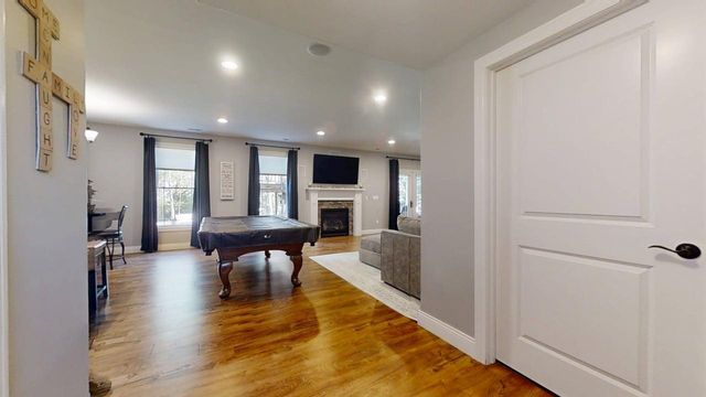 2112 Slade Lane, Mahomet, IL 61853