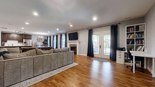 2112 Slade Lane, Mahomet, IL 61853