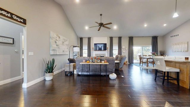 2112 Slade Lane, Mahomet, IL 61853