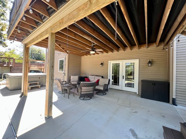 2112 Slade Lane, Mahomet, IL 61853