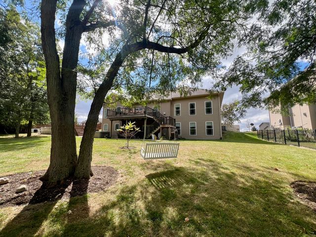 2112 Slade Lane, Mahomet, IL 61853