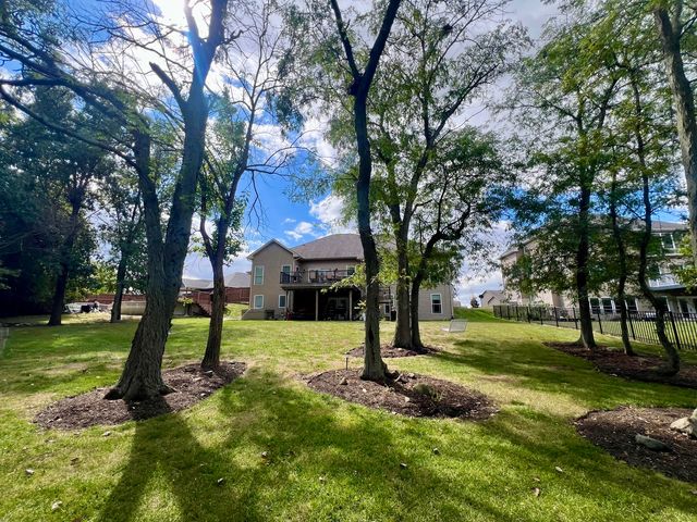 2112 Slade Lane, Mahomet, IL 61853