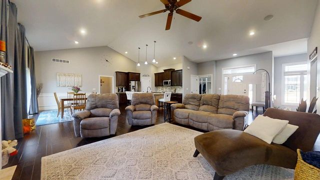 2112 Slade Lane, Mahomet, IL 61853