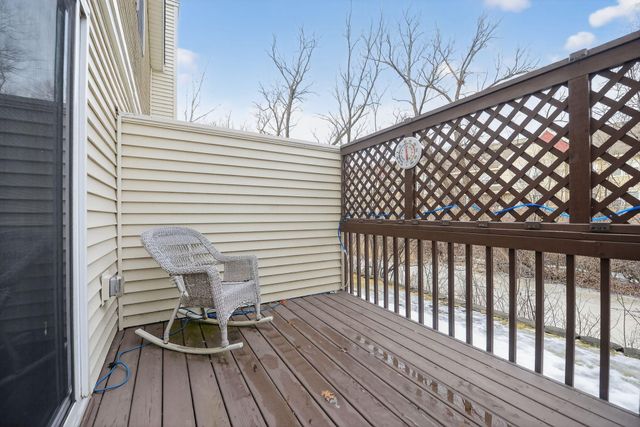 7040 49th Street N, Oakdale, MN 55128