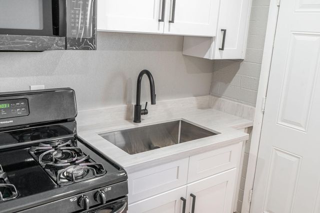 4423 N 23rd Avenue Apt B, Phoenix, AZ 85015