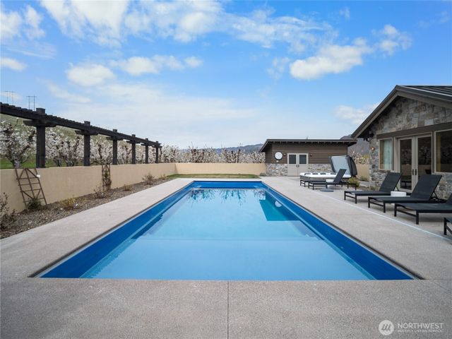 5814 Colockum Road, Malaga, WA 98828