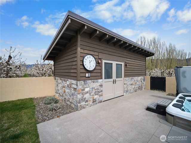 5814 Colockum Road, Malaga, WA 98828
