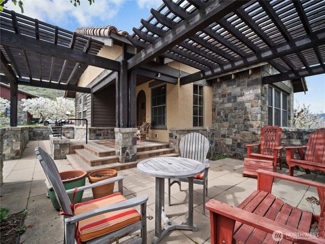 5814 Colockum Road, Malaga, WA 98828