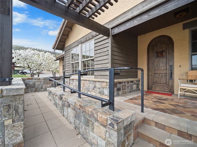 5814 Colockum Road, Malaga, WA 98828