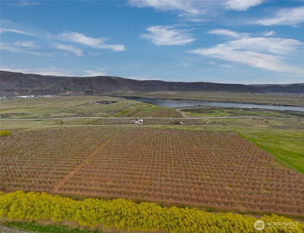 5814 Colockum Road, Malaga, WA 98828