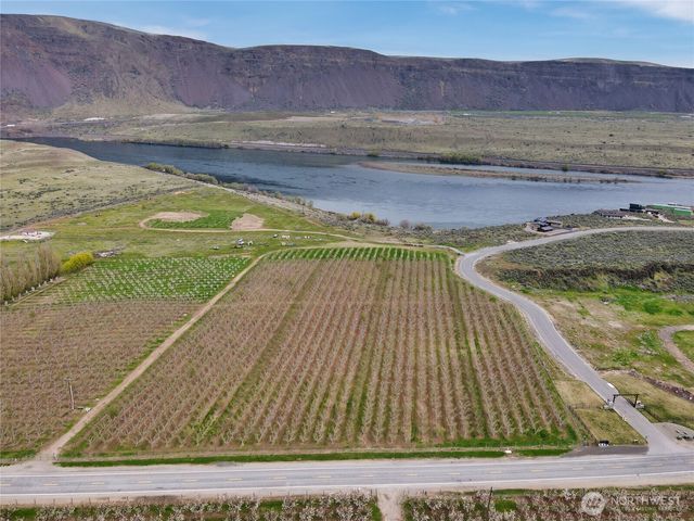 5814 Colockum Road, Malaga, WA 98828