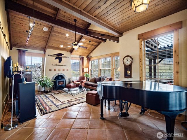 5814 Colockum Road, Malaga, WA 98828