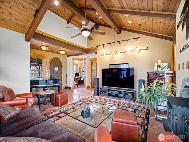 5814 Colockum Road, Malaga, WA 98828