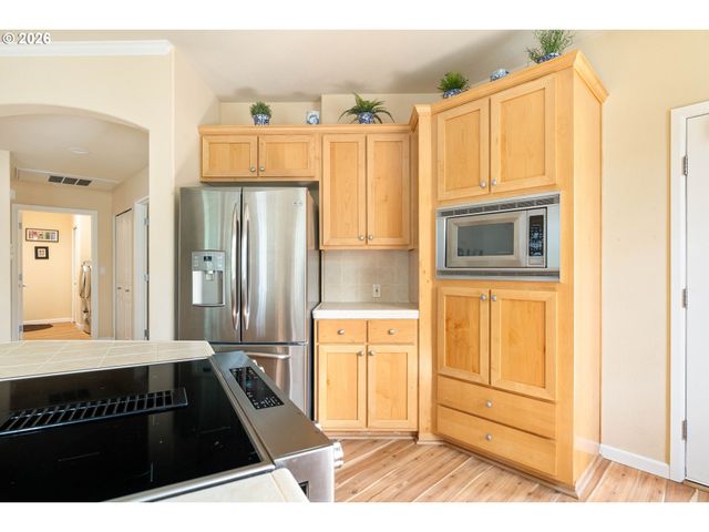 4901 SUMMERLINN Way, West Linn, OR 97068