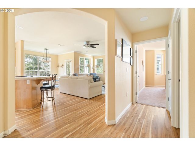 4901 SUMMERLINN Way, West Linn, OR 97068