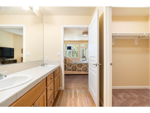 4901 SUMMERLINN Way, West Linn, OR 97068