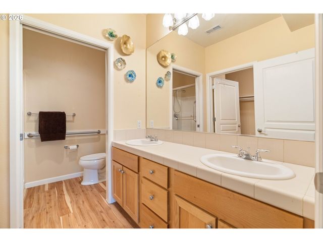 4901 SUMMERLINN Way, West Linn, OR 97068