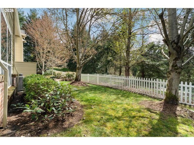 4901 SUMMERLINN Way, West Linn, OR 97068