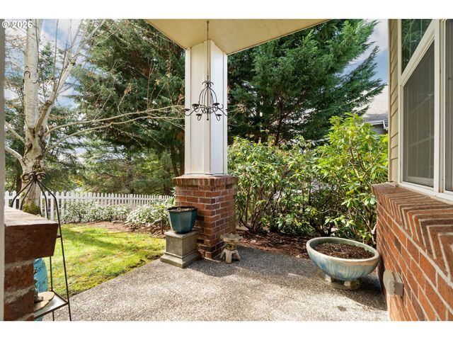 4901 SUMMERLINN Way, West Linn, OR 97068