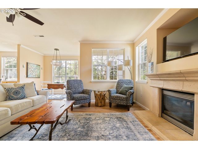 4901 SUMMERLINN Way, West Linn, OR 97068