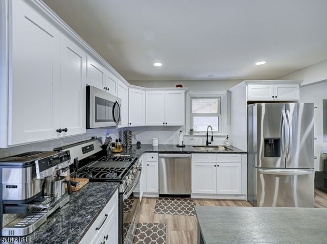1140 Saint John St, Manville Boro, NJ 08835