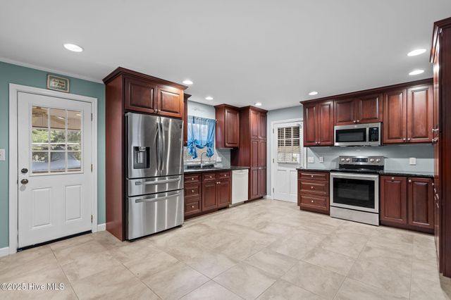 102 La Salle Street, Wilmington, NC 28411