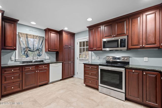 102 La Salle Street, Wilmington, NC 28411