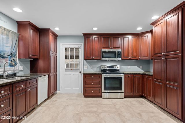 102 La Salle Street, Wilmington, NC 28411