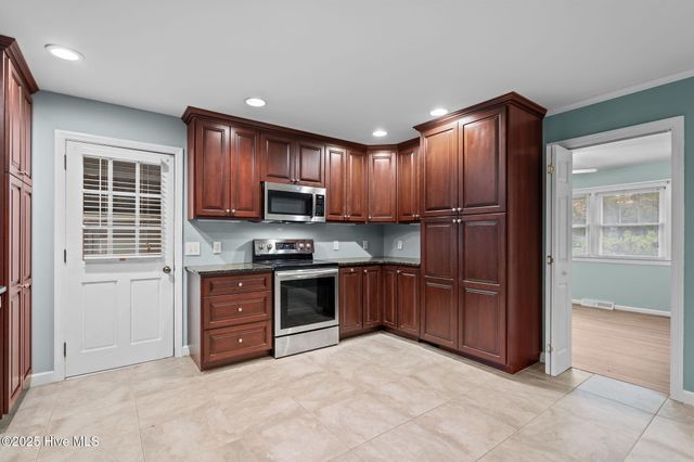 102 La Salle Street, Wilmington, NC 28411