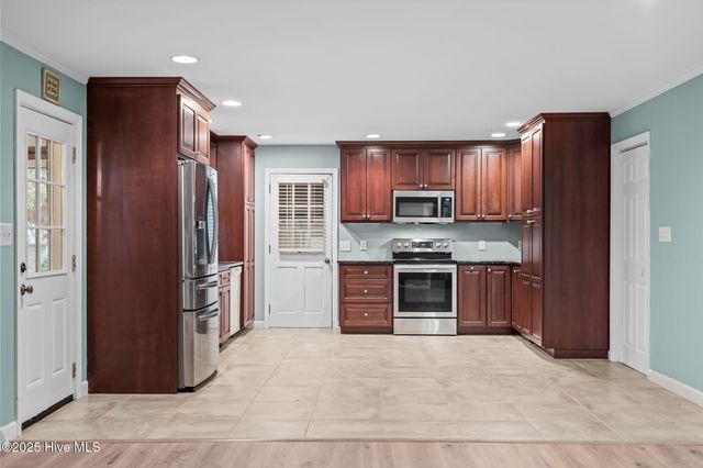 102 La Salle Street, Wilmington, NC 28411