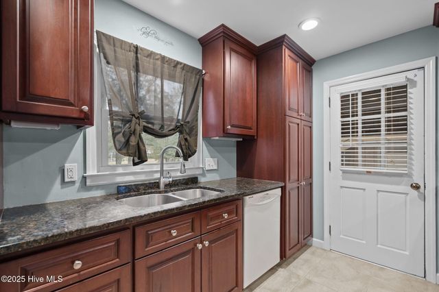 102 La Salle Street, Wilmington, NC 28411