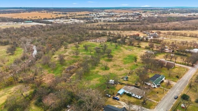 1401 S Walnut Street, Cleburne, TX 76033