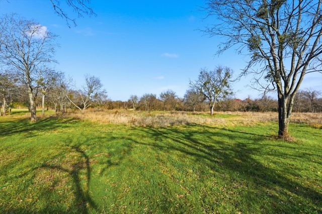 1401 S Walnut Street, Cleburne, TX 76033