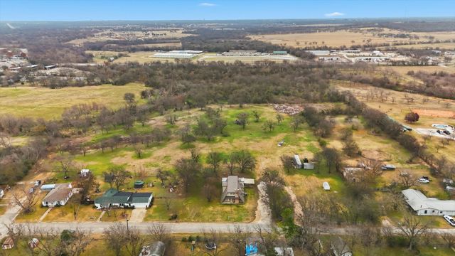 1401 S Walnut Street, Cleburne, TX 76033