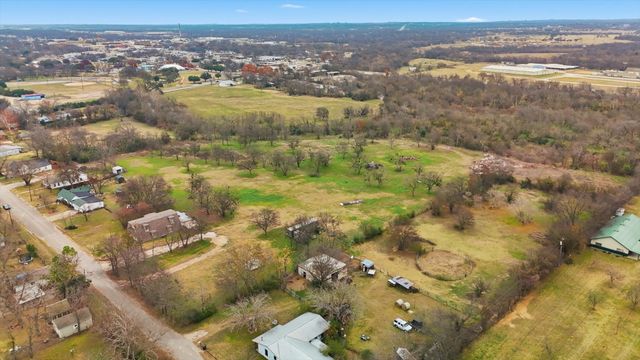 1401 S Walnut Street, Cleburne, TX 76033