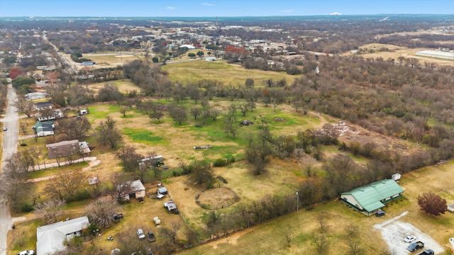 1401 S Walnut Street, Cleburne, TX 76033