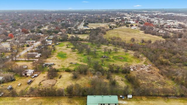 1401 S Walnut Street, Cleburne, TX 76033