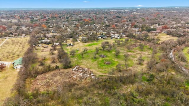 1401 S Walnut Street, Cleburne, TX 76033