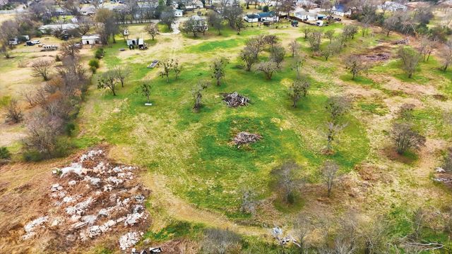 1401 S Walnut Street, Cleburne, TX 76033