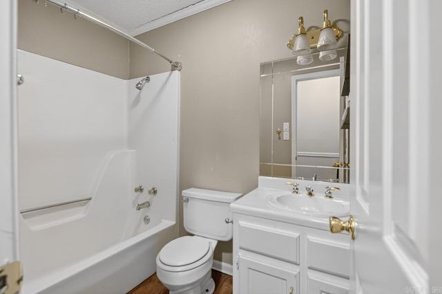 2101 Coral Tree Drive, Bryant, AR 72022