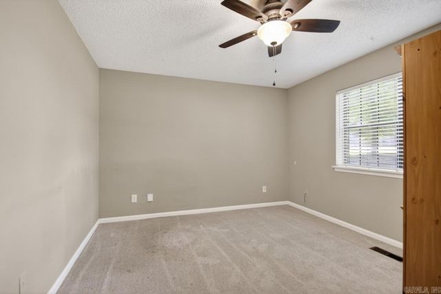 2101 Coral Tree Drive, Bryant, AR 72022