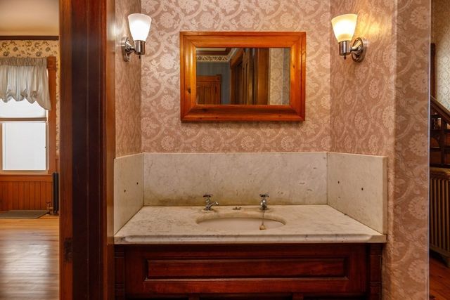 196 Chestnut Street, Gardner, MA 01440