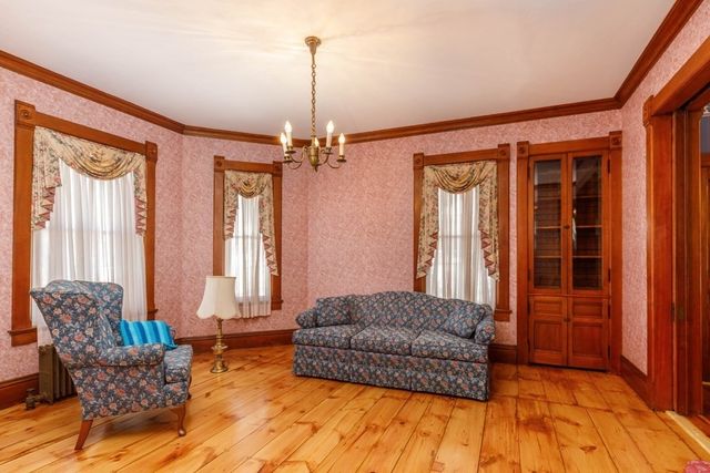 196 Chestnut Street, Gardner, MA 01440