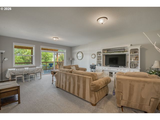 227 E TAYLOR Dr, Newberg, OR 97132