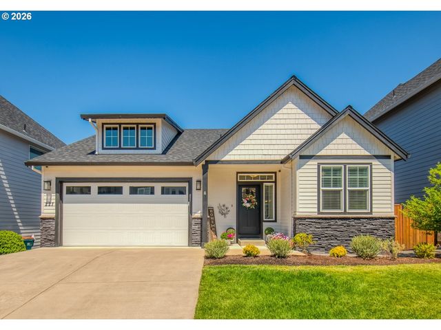 227 E TAYLOR Dr, Newberg, OR 97132